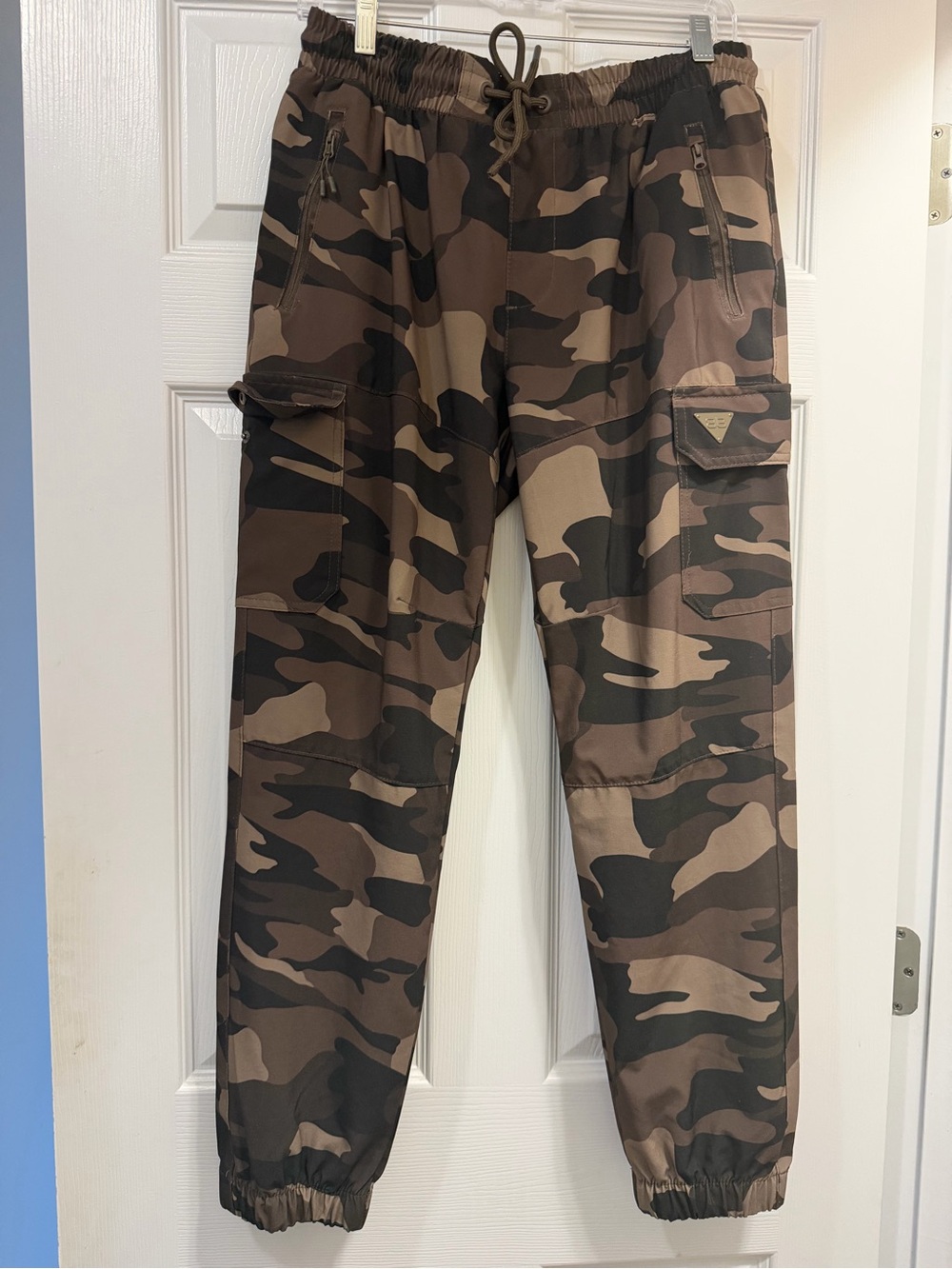Men's Brown Camouflage Cargo Joggers with Elastic Waist